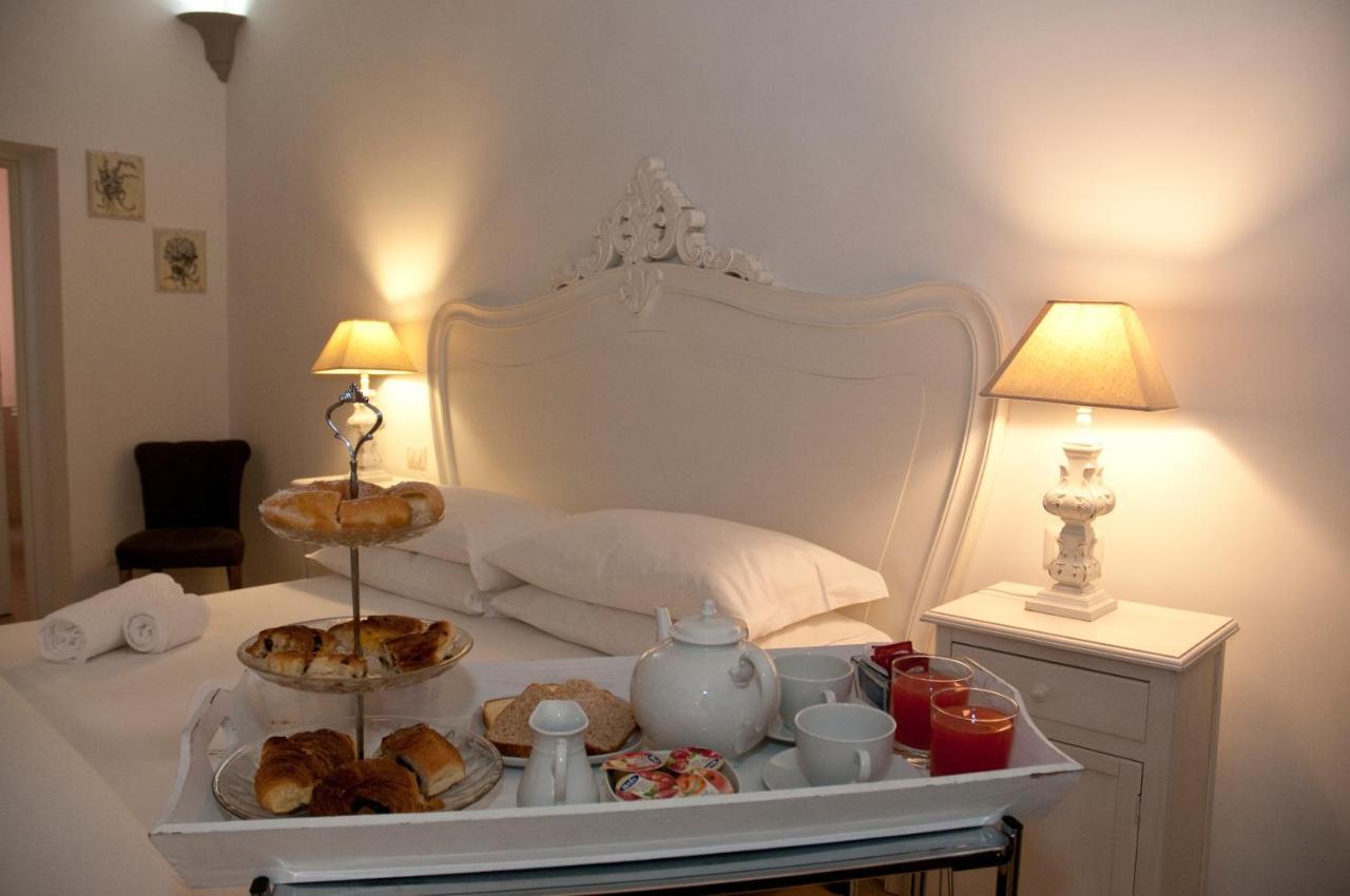 B&B La Finestra Sul Colosseo Rome Exterior photo
